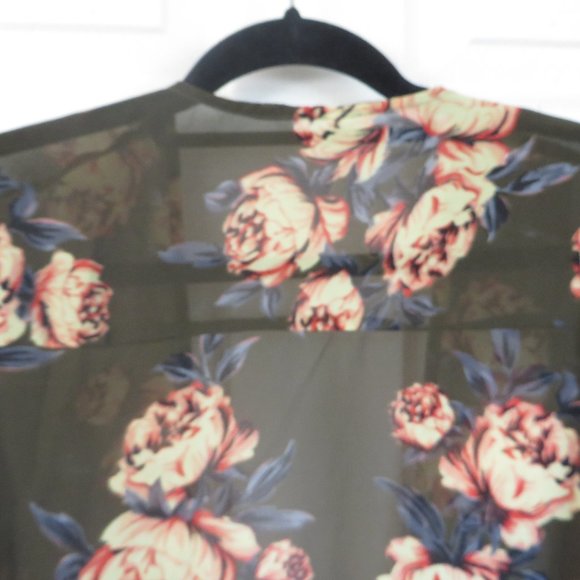 Live 4 Truth Long Kimono top with great sleeve detailing - Picture 9 of 9